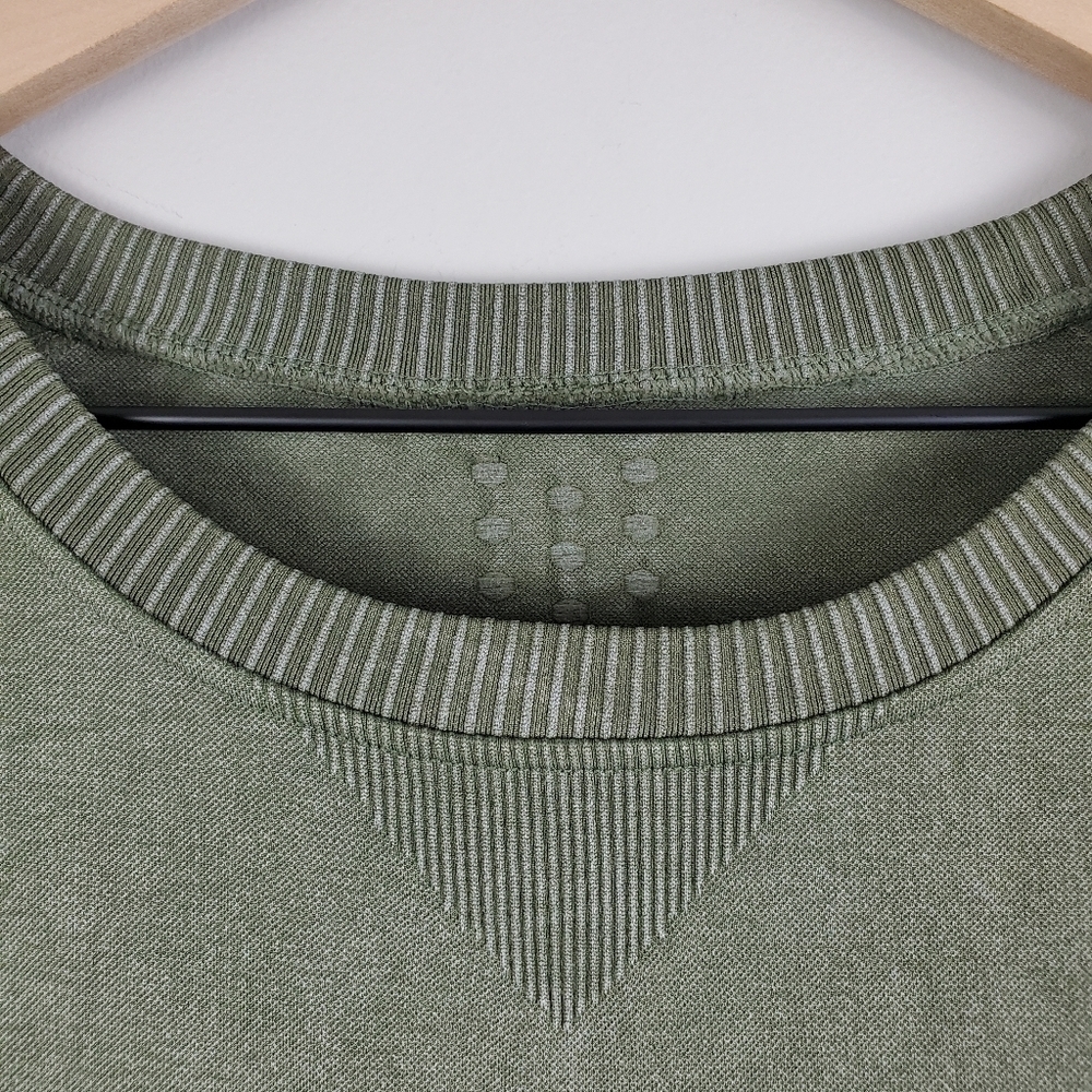 Green Workout Top No Size - Picture 3 of 4